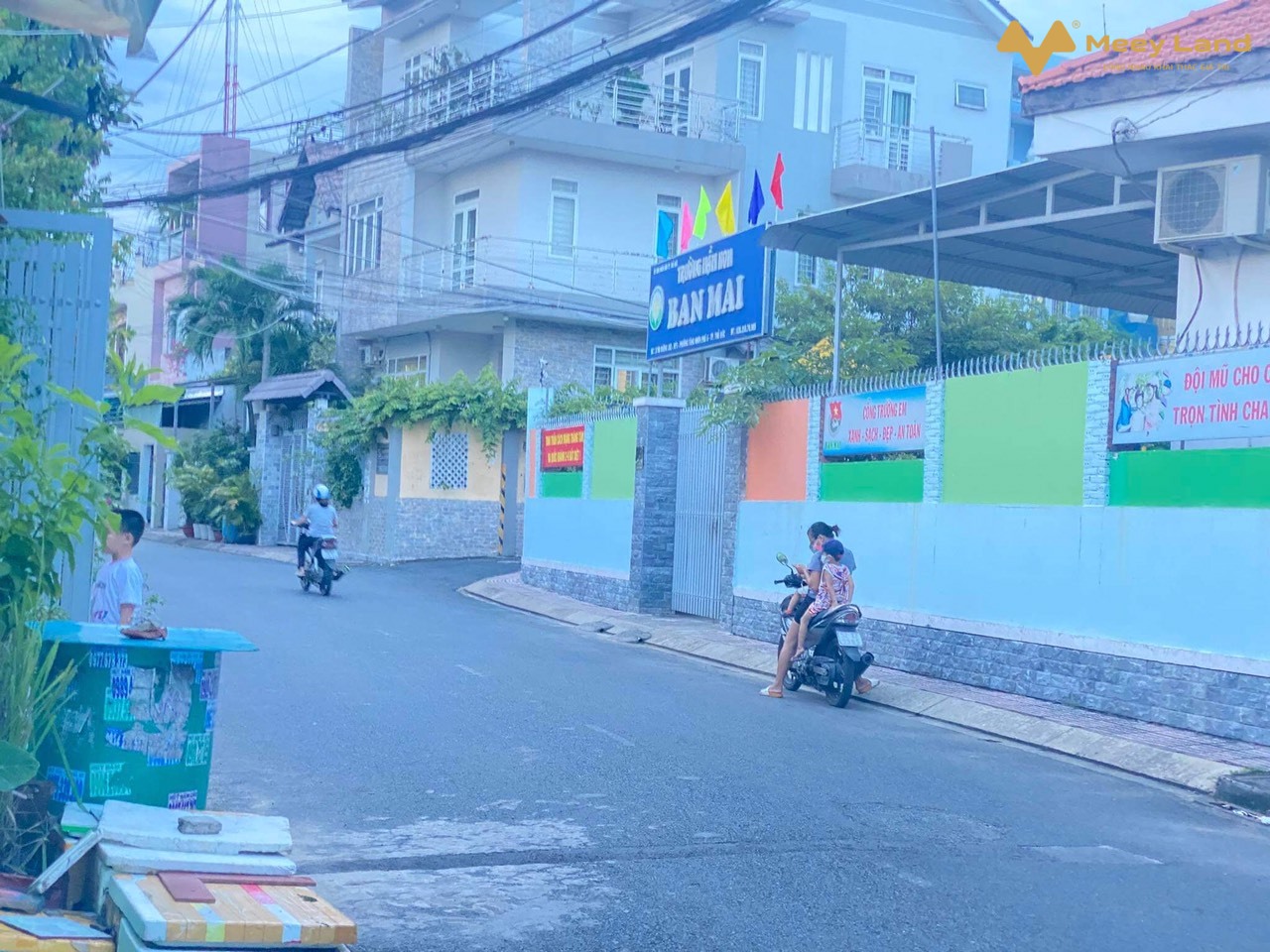 Bán gấp nhà đường Nguyễn Văn Tăng, phường Long Thạnh Mỹ, quận 9, 67m2, 4 tầng, giá 6,5 tỷ