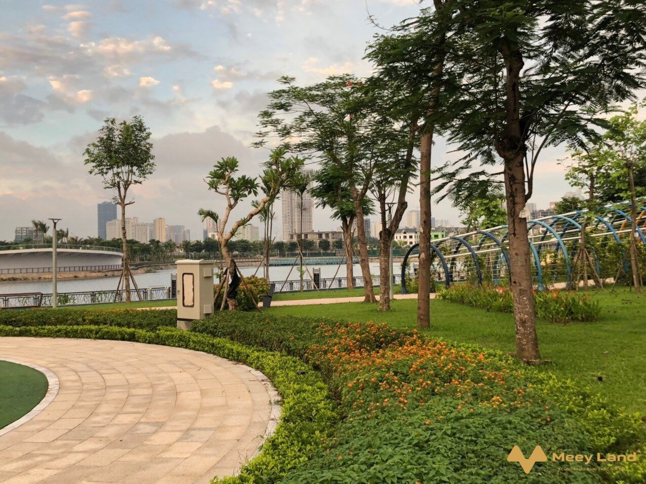 Chính chủ bán biệt thự Dương Nội, Nam Cường, đã hoàn thiện nội thất đẹp, 200m2, 5 tầng, có hầm