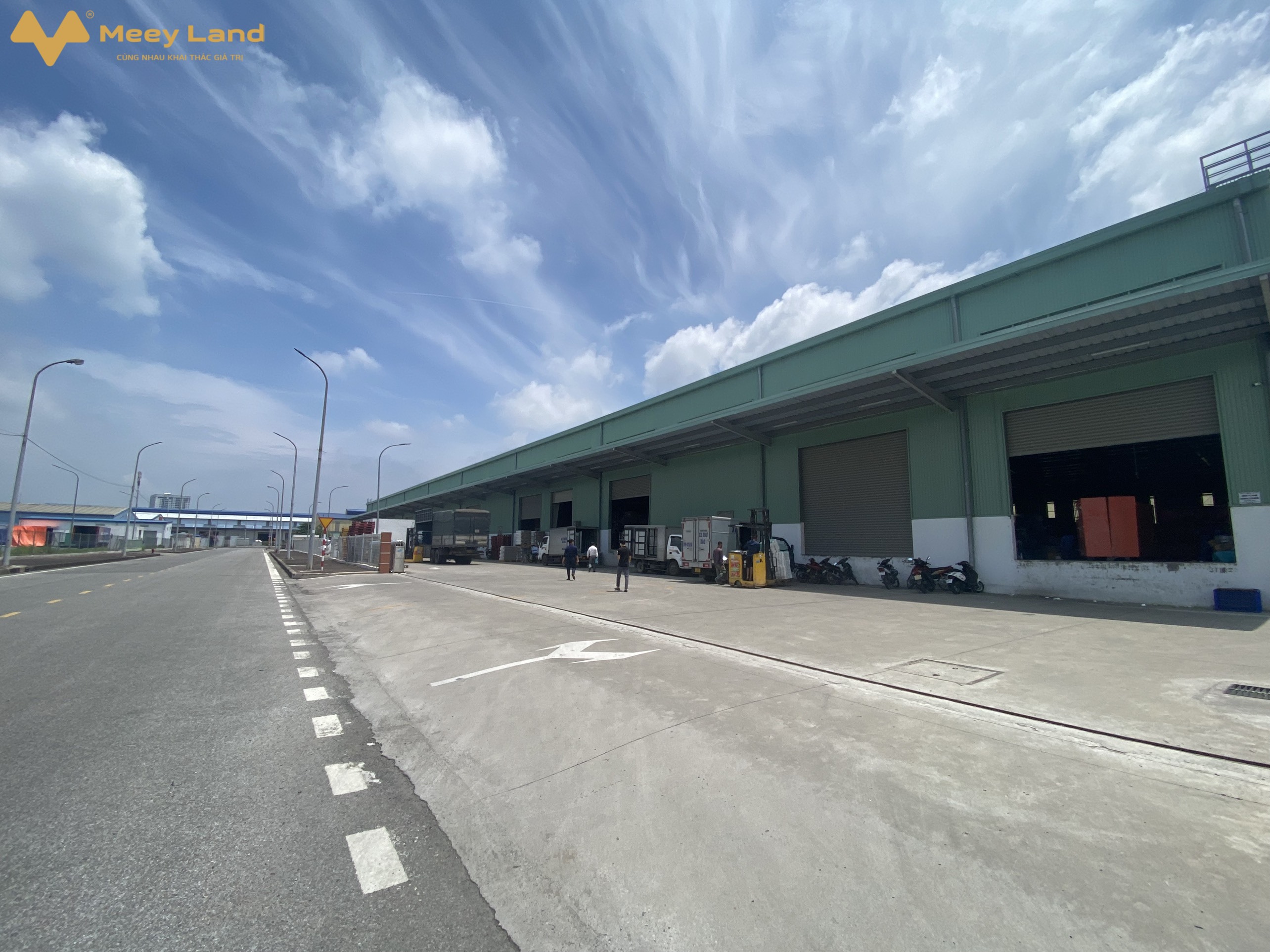 Cho thuê 1300m2 - 10.000m2 kho nhà xưởng tại Long Biên