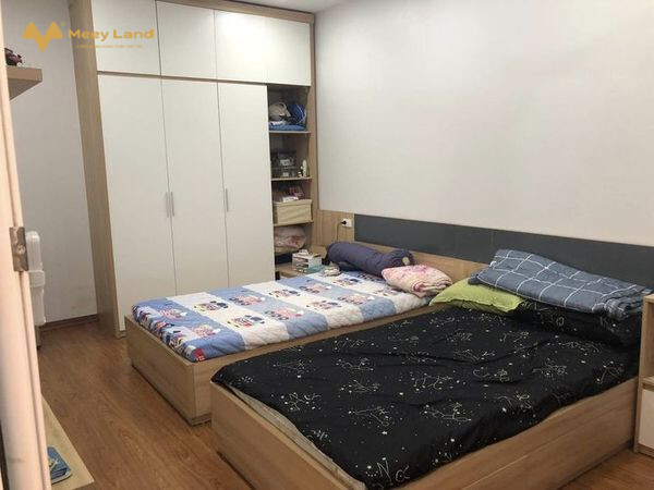 Cần bán nhà trên phố Trịnh Hoài Đức 70m2, 3 tầng, giá chào 8 tỷ