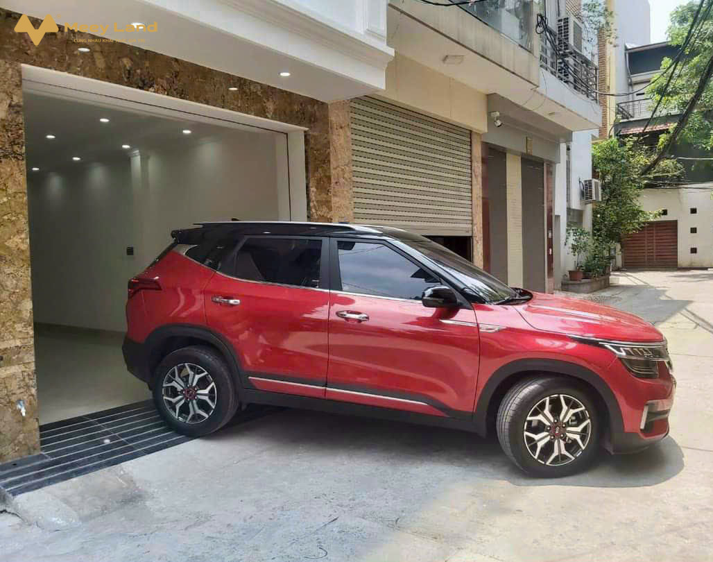 Bán nhà Thạch Bàn gần ngã tư Cổ Linh Thạch Bàn 52m2, 5 tầng, gara ô tô 7 chỗ, ngõ thông giá 4,3 tỷ