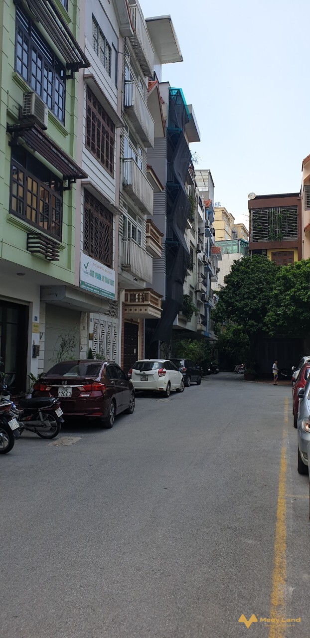 Cho thuê nhà liền kề dự án 249A Thụy Khuê, 200m2