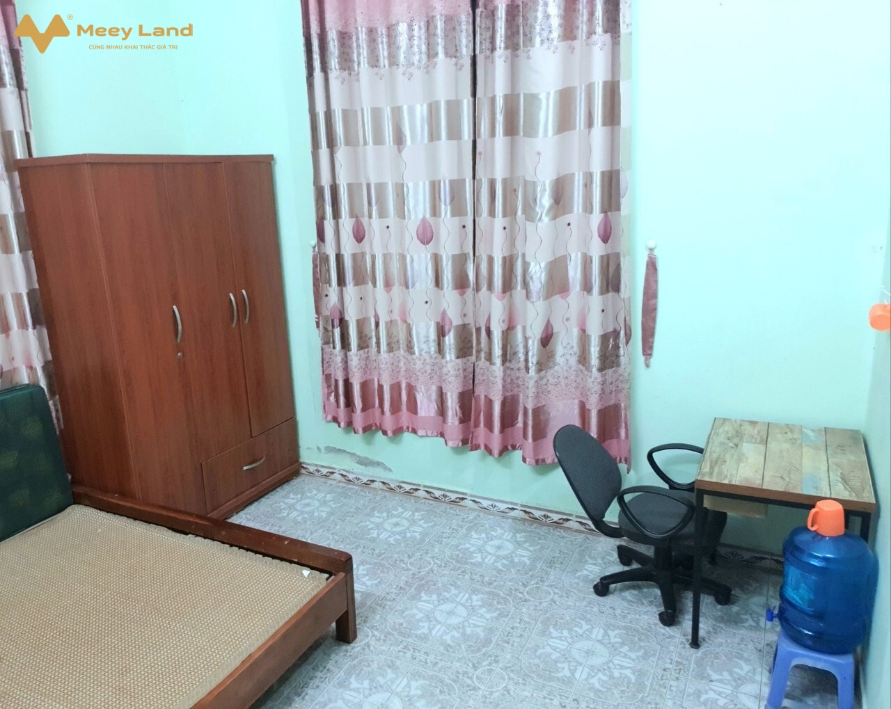 Phòng full đồ, Mễ Trì Hạ không chung chủ