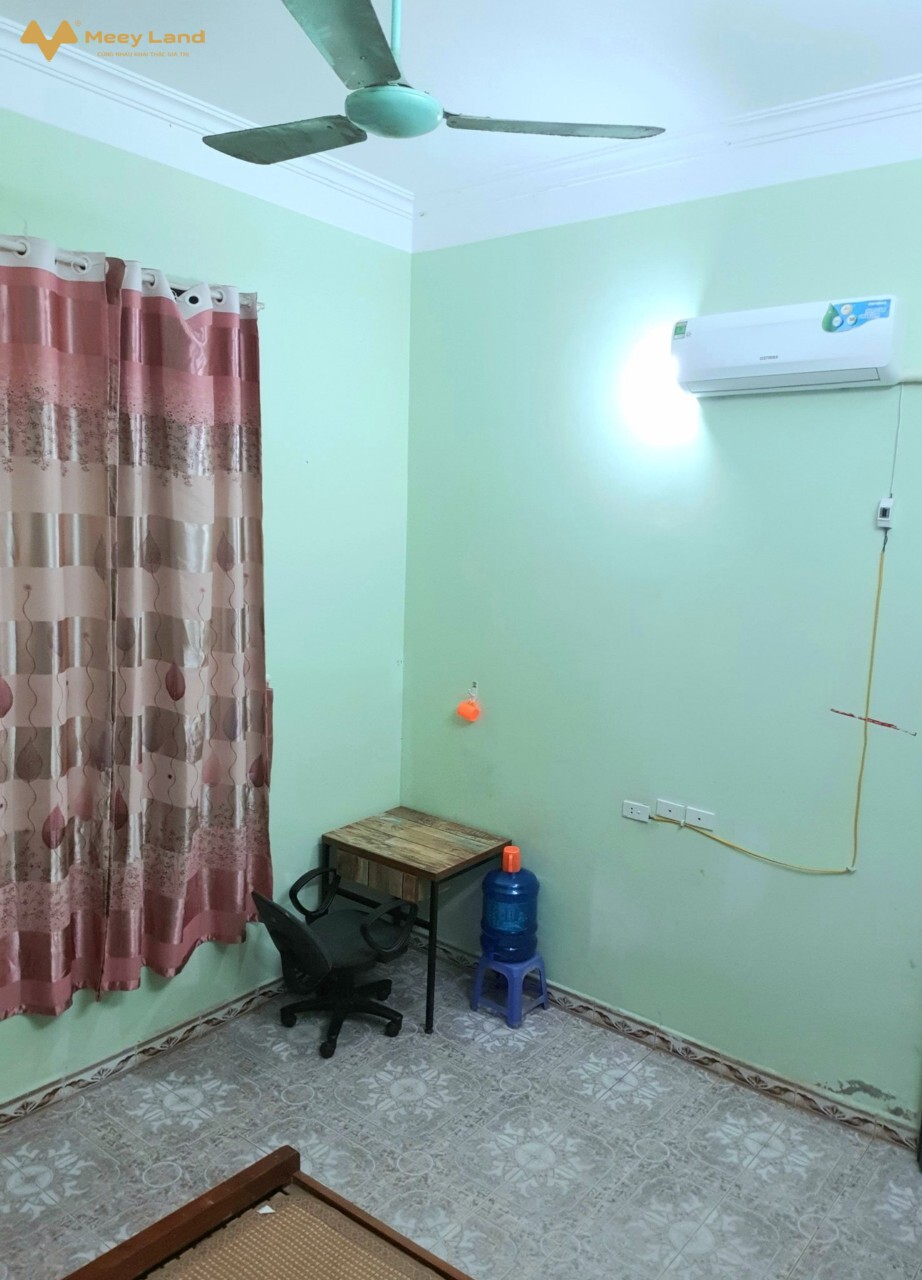 Phòng full đồ, Mễ Trì Hạ không chung chủ