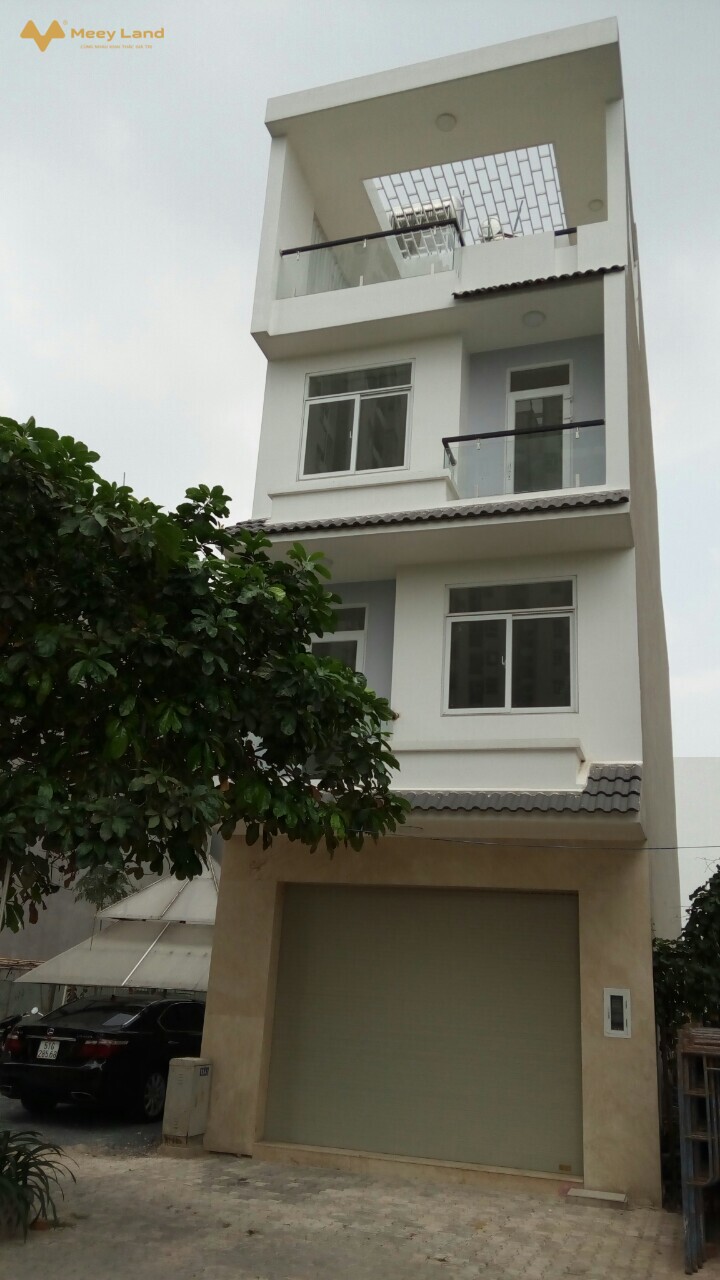 Cho thuê nhà phố 105m2, Him Lam Phú Đông, 5 phòng ngủ, 3 lầu, giá 30 triệutháng